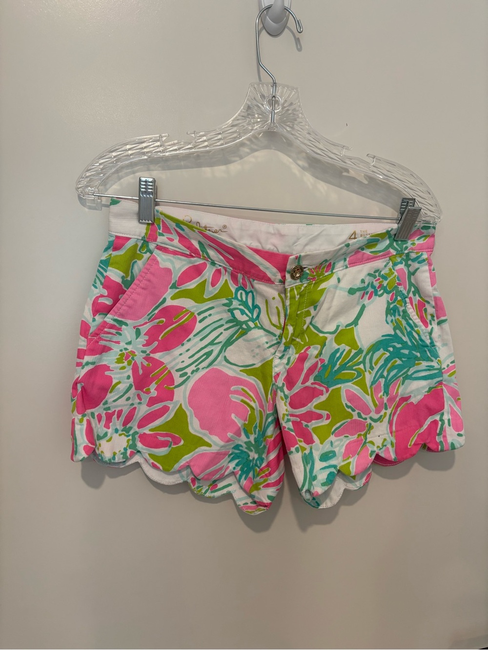 Lilly Pulitzer Floral Scallop Hem Buttercup Shorts. Coastal Preppy Colorful 4 - Picture 4 of 14